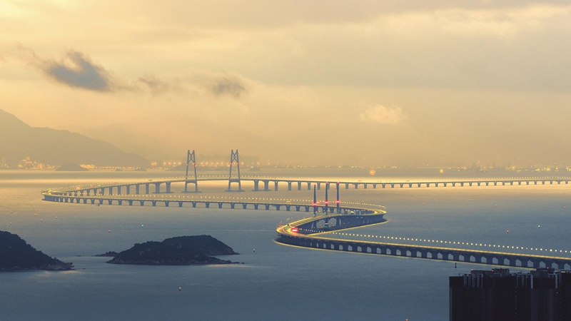 10、龐源租賃參建國家“世紀工程”港珠澳大橋（2012—2017年）_副本.jpg