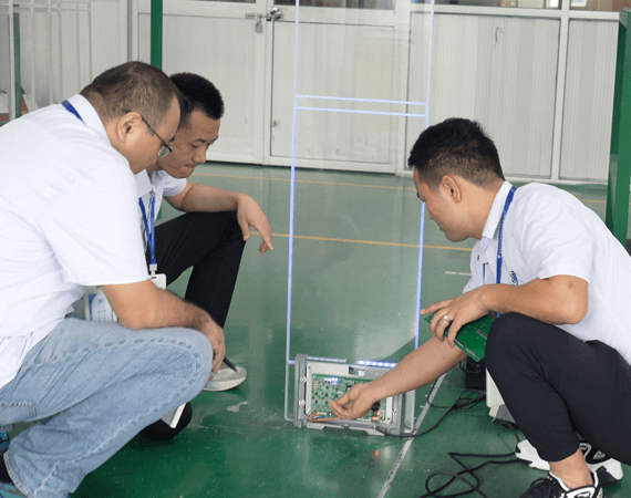 技術(shù)團(tuán)隊(duì)